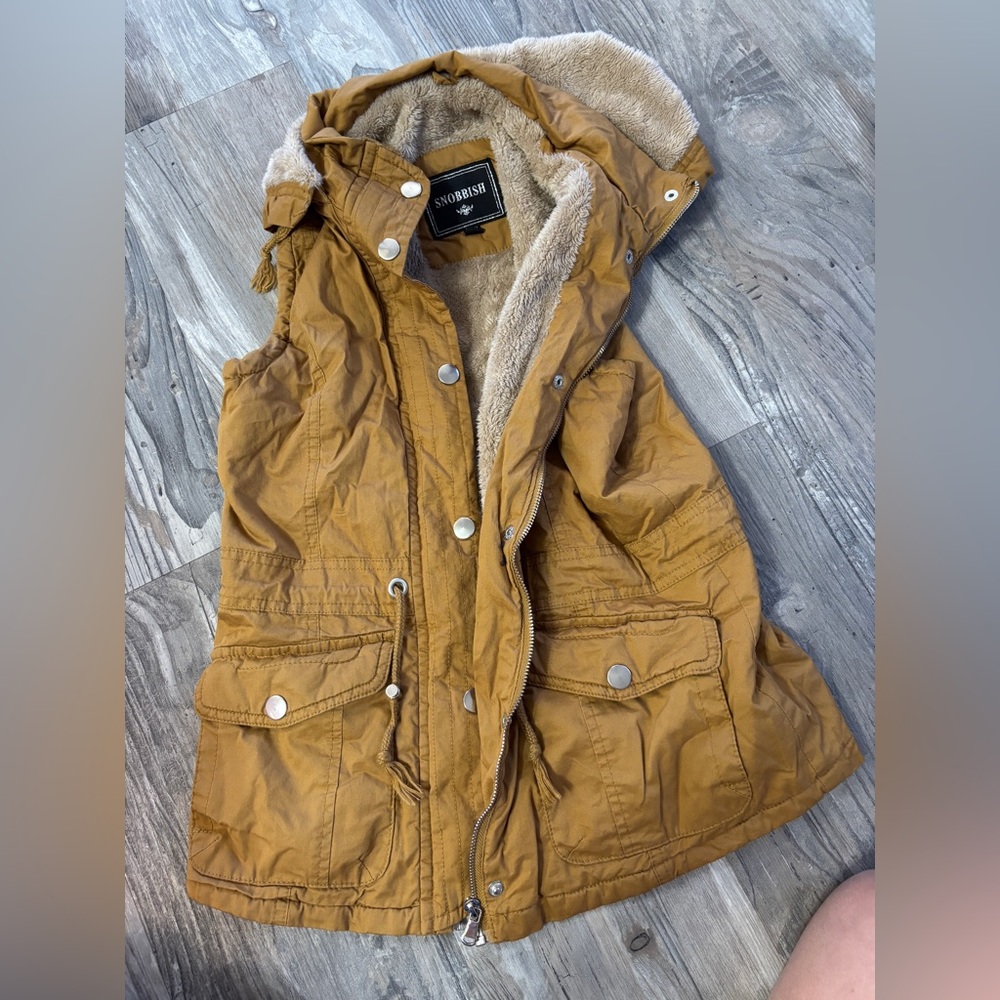 Brown/mustard vest